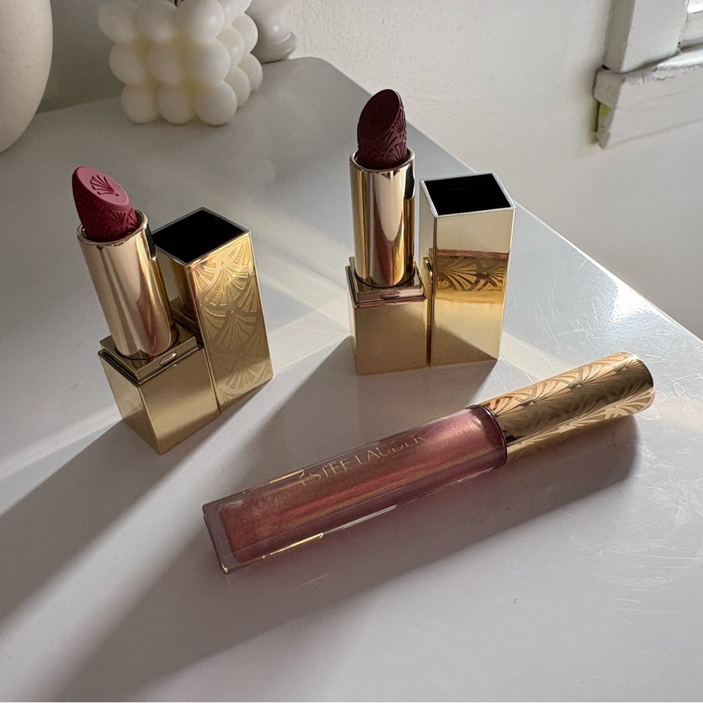 SOLD Estee Lauder bundle 2 lipsticks & 1 lipGloss limited edition